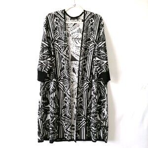 ZOZO Womene Black White Raglan Sleeve Open Front Leaf Cardigan Sweater Size 1X